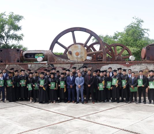 Concluyen 36 estudiantes su formación como ingenieros mecánicos electricistas