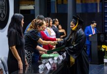 Entrega UdeC 188 certificados a egresados de Contabilidad y Administración