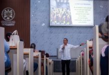 Familia y universidad deben hacer equipo en la formación de jóvenes: rector