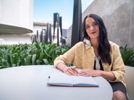 Gana Alma Delia Murillo Premio de Narrativa Colima 2026 por su obra “Raíz que no desaparece”
