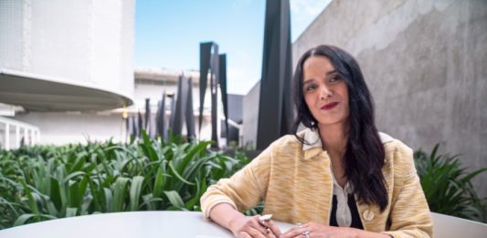 Gana Alma Delia Murillo Premio de Narrativa Colima 2026 por su obra “Raíz que no desaparece”