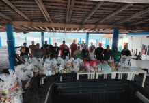 Entregan 80 despensas, agua, ropa y calzado a familias de El Paraíso