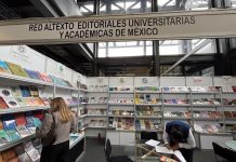 Libros universitarios frente a la IA: UdeC participa en debate editorial en FILUNI 2026