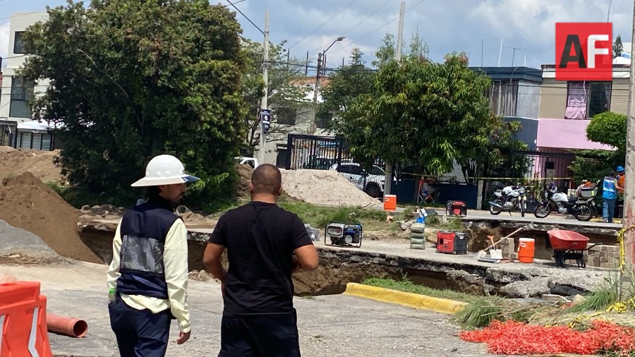 SIAPA-tardará-cinco-días-en-reparar-mega-socavón-que-apareció-en-Guadalajara2