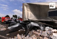 Volcadura de tráiler deja un muerto y tres lesionados en Tonalá