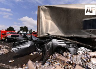 Volcadura de tráiler deja un muerto y tres lesionados en Tonalá