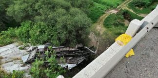 Muere una persona tras volcadura de vehículo de carga en la autopista Guadalajara–Lagos de Moreno