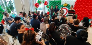 Gobierno de Indira Vizcaíno impulsa autoempleo con capacitación gratuita en globoflexia