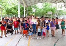 Subsejuv Colima entrega cerca de 200 paquetes de hojas para apoyar estudios de jóvenes