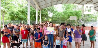 Subsejuv Colima entrega cerca de 200 paquetes de hojas para apoyar estudios de jóvenes