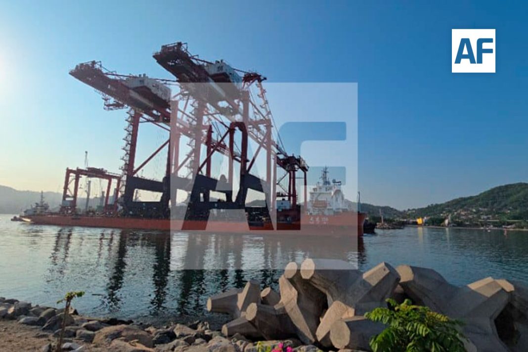 buque-Tian-Yi-gruas-Manzanillo-04