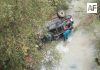 Muere joven tras caer camioneta a barranco sobre la carretera federal 70, en Mascota Jalisco