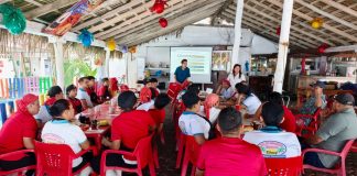 Subsectur Colima capacita a prestadores de servicios turísticos en Tecuanillo sobre atención, calidad y ventas