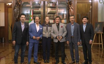 Sheinbaum recibe a los Tigres del Norte en Palacio Nacional
