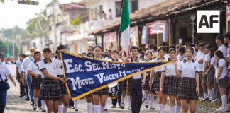 En VdeA participaron 2 mil 100 en Desfile de Independencia