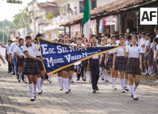 En VdeA participaron 2 mil 100 en Desfile de Independencia
