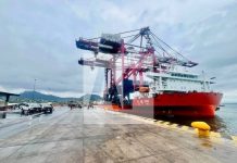 Llegan a Guaymas, Sonora, grúas portuarias que fueron embarcadas en Manzanillo