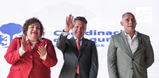 Lemus entrega patrullas y ambulancias a municipios del sur de Jalisco