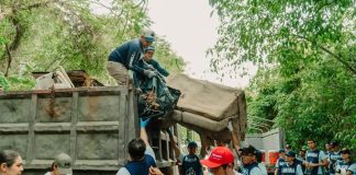 Más de 200 personas participan en jornada de limpieza en Playa La Boquita por el Día Mundial del Turismo