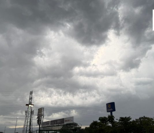 Prevén lluvias muy fuertes y oleaje de hasta 2.5 metros para Colima este sábado
