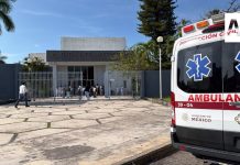 Brinda atención UEPC Colima a mujer de 38 años por crisis convulsiva en el Paraninfo Universitario
