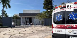 Brinda atención UEPC Colima a mujer de 38 años por crisis convulsiva en el Paraninfo Universitario