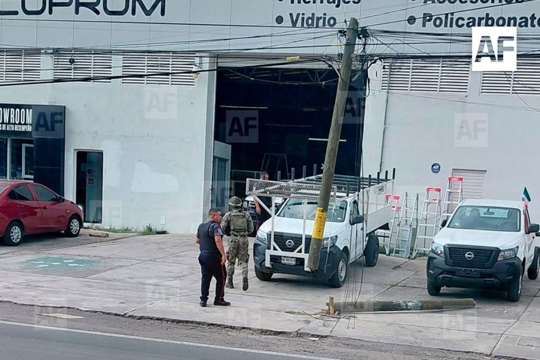 poste-volando-chavez-carrillo