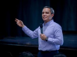Liderar con el ejemplo: rector de la UdeC comparte diez claves para ejercer un buen liderazgo