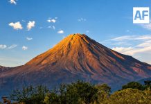 Volcán de Colima se mantiene estable y con baja actividad: UEPC