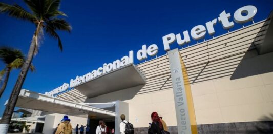 Aeropuerto de Puerto Vallarta reanuda operaciones comerciales tras el huracán “Simón”