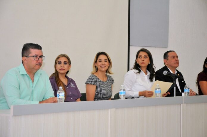 Capacitan a personal administrativo y contable de la UdeC_Priscilia_c