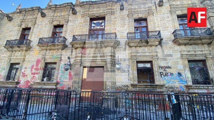 Destrozos-en-edificios-públicos-de-Guadalajara-por-protestas-por-agua4