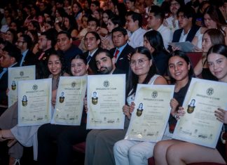 Suma UdeC 2 mil 540 títulos y grados académicos entregados este 2026