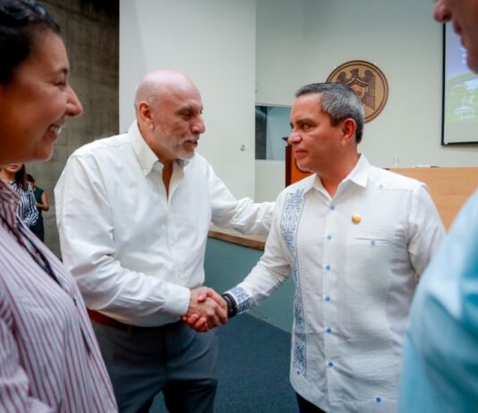 Espacios comunitarios pueden reconstruir el tejido social y fortalecer la democracia: Enrique Cabrero
