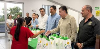 Acercan UdeC y Ternium a familias y estudiantes mediante taller de tecnologías