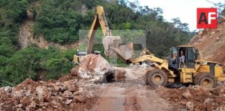 Reparan deslave carretero en Pihuamo, Jalisco