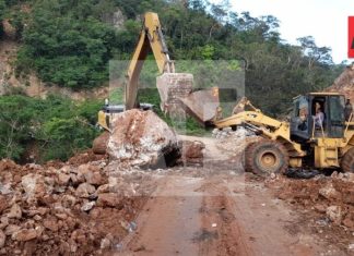 Reparan deslave carretero en Pihuamo, Jalisco