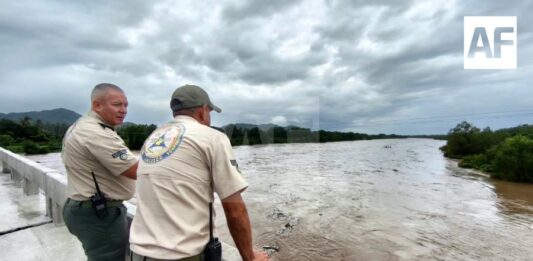 Río Marabasco alcanza el 100% de su capacidad; PC mantiene vigilancia en Cihuatlán