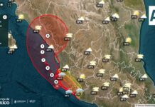 Huracán Simón se acerca a Jalisco con oleaje de hasta 10 metros