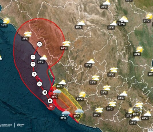 Huracán Simón se acerca a Jalisco con oleaje de hasta 10 metros