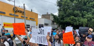 Liberan a 10 detenidos por disturbios ocurridos en Casa Jalisco por manifestación de agua turbia