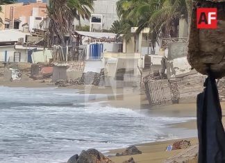 Zona de playa Las Brisas con afectaciones tras fuerte oleaje