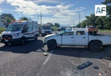 Accidente en Libramiento deja a dos personas graves en Villa de Álvarez