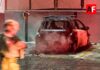 Se incendia vehículo eléctrico mientras estaba conectado a la corriente en agencia automotriz de Colima