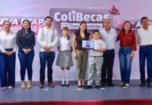 Indira Vizcaíno entrega 1,805 ColiBecas Computadoras gratuitas a estudiantes de secundarias de Villa de Álvarez