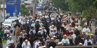 Con saldo blanco culmina la cabalgata inaugural de la Feria de Colima 2026