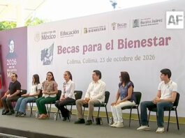 Claudia Sheinbaum inicia en Colima entrega nacional de tarjetas de la Beca Benito Juárez