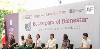 Claudia Sheinbaum inicia en Colima entrega nacional de tarjetas de la Beca Benito Juárez