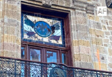 Vinculan a proceso a cinco hombres por daños al edificio del Poder Judicial en Guadalajara