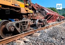 Descarrilamiento de tren deja dos muertos y tres elementos de la Guardia Nacional lesionados en Tonila, Jalisco
